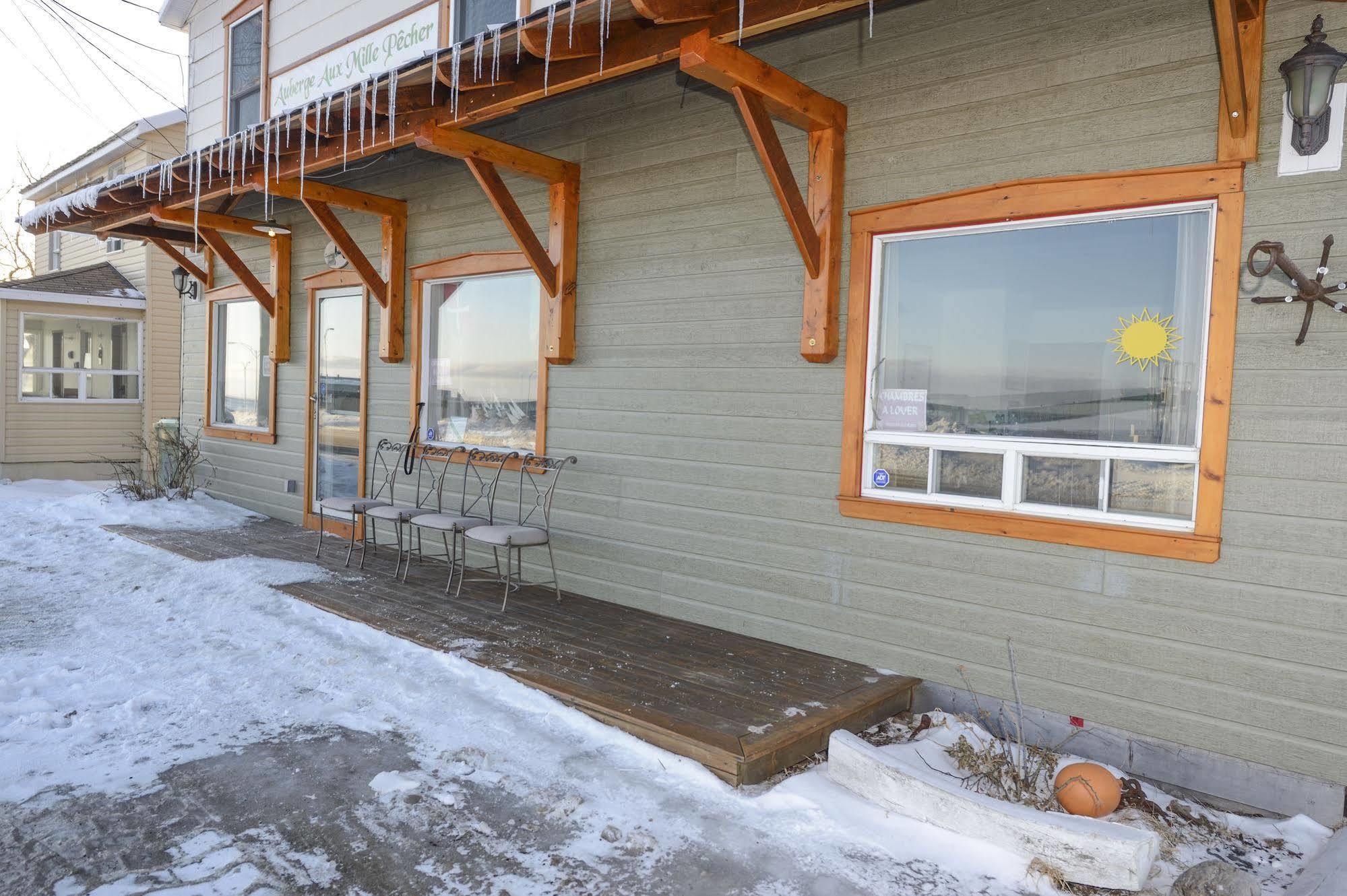 Auberge Au Mille Pecher Godbout Exteriér fotografie